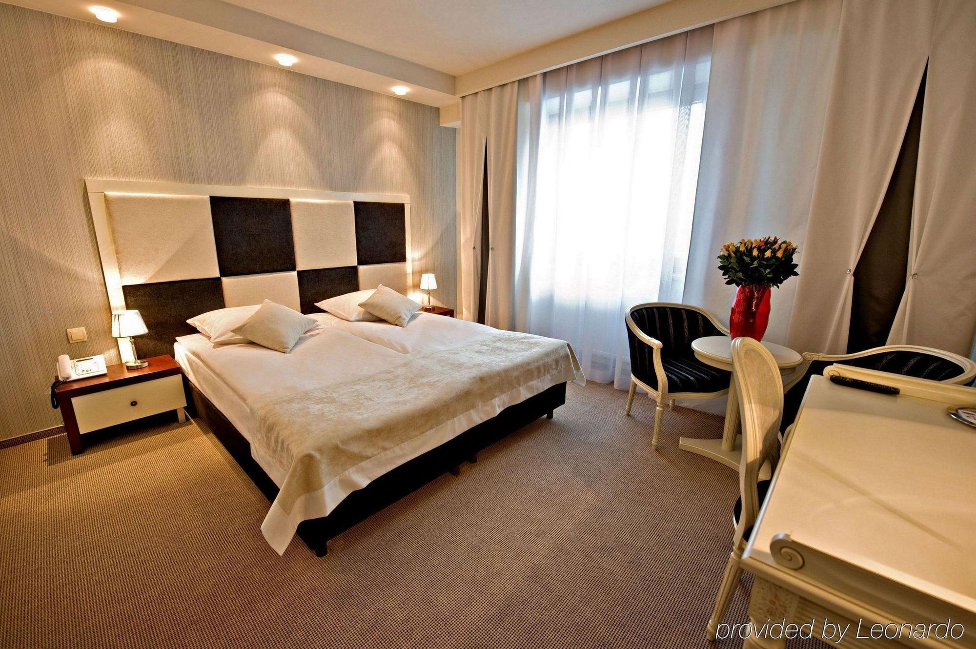 Hotel Prezydencki 4-Star Rzeszów Cameră foto